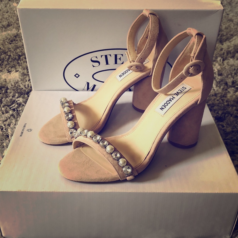 STEVE MADDEN Suede Block Heel